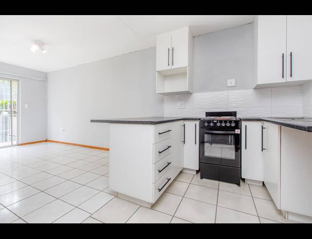 1 BEDROOM APARTMENT TO LET IN RADIOKOP